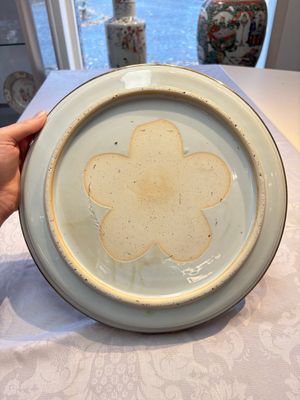 A rare Chinese silver-mounted blue and white 'Eight Horses of Mu Wang' dish, Kangxi — photo 12