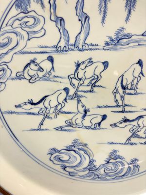 A rare Chinese silver-mounted blue and white 'Eight Horses of Mu Wang' dish, Kangxi — photo 3
