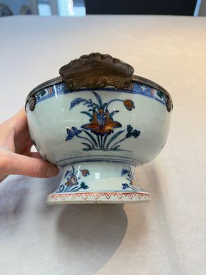 A rare Chinese silver-mounted doucai bowl and cover, Kangxi/Yongzheng — photo 3