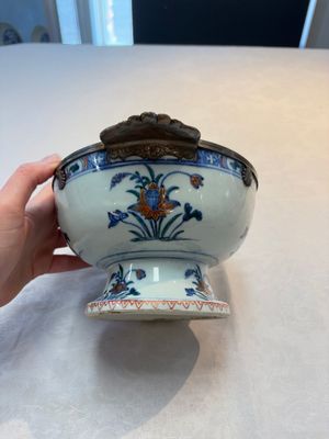 A rare Chinese silver-mounted doucai bowl and cover, Kangxi/Yongzheng — photo 5