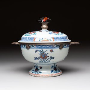 A rare Chinese silver-mounted doucai bowl and cover, Kangxi/Yongzheng — photo 3