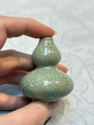 A rare Chinese Swatow Ge-type double gourd miniature vase, Ming — photo 1