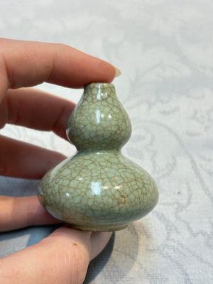 A rare Chinese Swatow Ge-type double gourd miniature vase, Ming — photo 2
