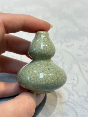 A rare Chinese Swatow Ge-type double gourd miniature vase, Ming — photo 4