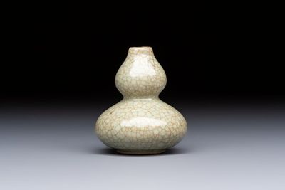 A rare Chinese Swatow Ge-type double gourd miniature vase, Ming