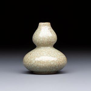 A rare Chinese Swatow Ge-type double gourd miniature vase, Ming — photo 1