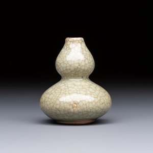 A rare Chinese Swatow Ge-type double gourd miniature vase, Ming — photo 2
