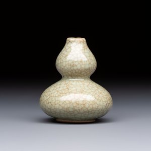 A rare Chinese Swatow Ge-type double gourd miniature vase, Ming — photo 3