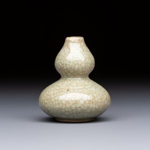 A rare Chinese Swatow Ge-type double gourd miniature vase, Ming — photo 4