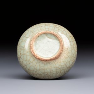 A rare Chinese Swatow Ge-type double gourd miniature vase, Ming — photo 6