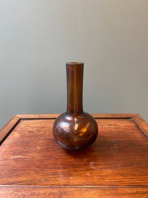 A rare Chinese translucent amber-coloured Peking glass bottle vase, Qianlong mark and of the period — photo 1