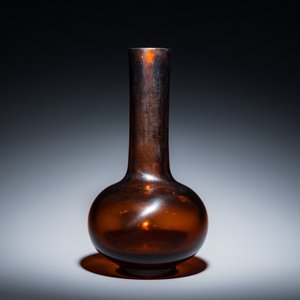A rare Chinese translucent amber-coloured Peking glass bottle vase, Qianlong mark and of the period — photo 2
