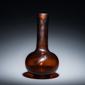A rare Chinese translucent amber-coloured Peking glass bottle vase, Qianlong mark and of the period — photo 4