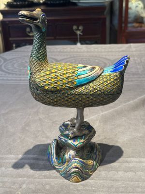 A rare Chinese turquoise and red coral inlaid silver enamelled duck-shaped censer and cover, 19/20th C. — photo 1
