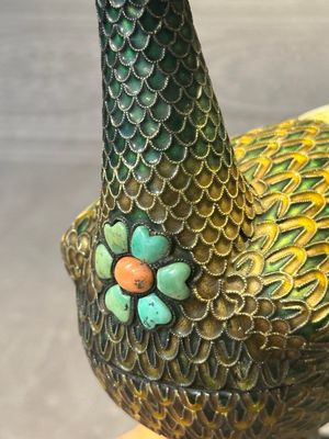 A rare Chinese turquoise and red coral inlaid silver enamelled duck-shaped censer and cover, 19/20th C. — photo 6
