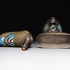 A rare Chinese turquoise and red coral inlaid silver enamelled duck-shaped censer and cover, 19/20th C. — photo 6