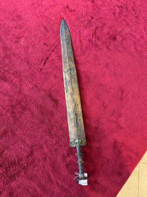 A rare Chinese turquoise-inlaid parcel-gilt bronze sword, Zhou — photo 1