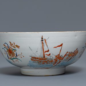A rare Chinese verte-Imari bowl with a wrecked threemaster, Qianlong — 照片 1