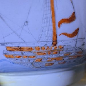 A rare Chinese verte-Imari bowl with a wrecked threemaster, Qianlong — 照片 8