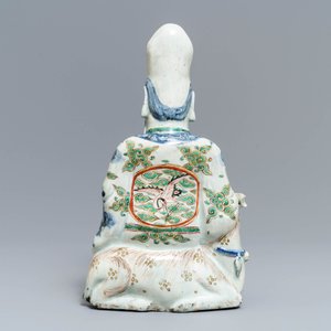 A rare Chinese wucai figure of Shoulao seated on a deer, Wanli — photo 4