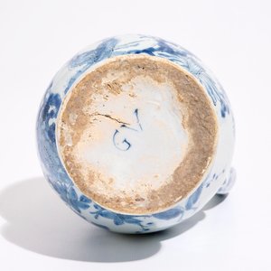 A rare Dutch Delft blue and white chinoiserie puzzle jug, late 17th C. — photo 6