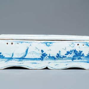 A rare Dutch Delft blue and white jewelry box and cover, 18th C. — photo 6