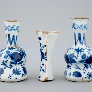 A rare Dutch Delft blue and white miniature garniture, 18th C. — 照片 2