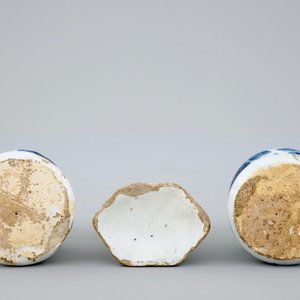 A rare Dutch Delft blue and white miniature garniture, 18th C. — 照片 6