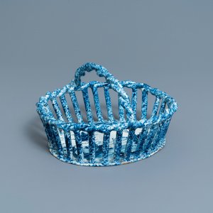 A rare Dutch Delft blue and white reticulated basket, 18th C. — photo 1