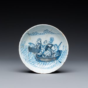 A rare Dutch Delft blue and white saucer dish with Normans in boats, 17th C. — 照片 1