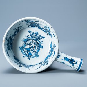 A rare Dutch Delft blue and white warming bowl with the arms of the Austrian von Zinzendorf family, late 17th C. — photo 1