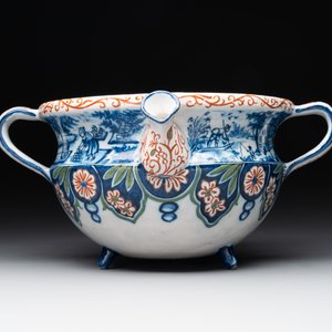 A rare Dutch Delft cashmere palette posset pot, early 18th C. — photo 2