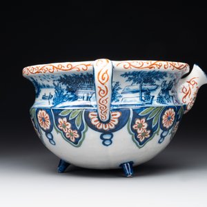 A rare Dutch Delft cashmere palette posset pot, early 18th C. — photo 3