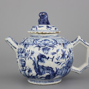 A rare Dutch Delft chinoiserie teapot, Cornelis De Berg, De Witte Starre, 18th C. — 照片 1