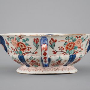 A rare Dutch Delft doré two-handled sauceboat, 18th C. — 照片 4