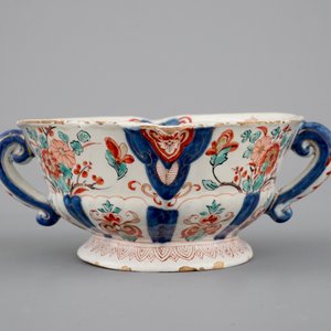 A rare Dutch Delft doré two-handled sauceboat, 18th C. — 照片 5