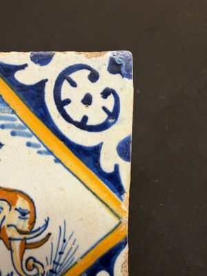 A rare Dutch Delft maiolica 'diamond' tile with an elephant — photo 2
