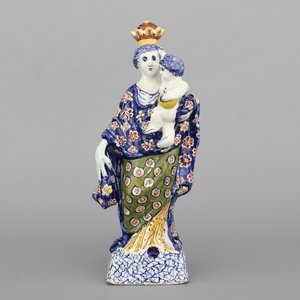 A rare Dutch Delft polychrome figure of a Madonna with child, 18th C. — photo 1