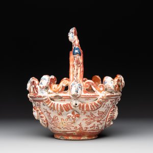 A rare Hispano-Moresque lustre-glazed basket and a porringer, 16/17th C. — photo 3