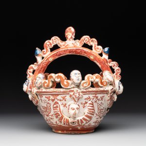 A rare Hispano-Moresque lustre-glazed basket and a porringer, 16/17th C. — photo 4