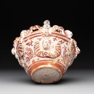 A rare Hispano-Moresque lustre-glazed basket and a porringer, 16/17th C. — photo 7
