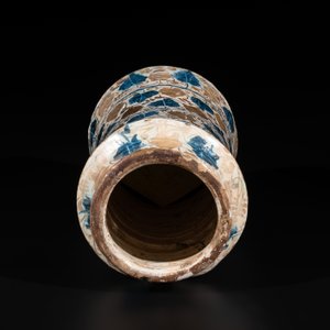 A rare intact Hispano-Moresque lustre-glazed albarello, Manises, Spain, 2nd quarter 15th C. — photo 5