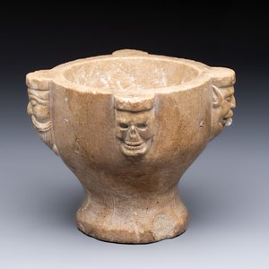A rare Italian marble ‘Poison Mortar’ with skulls and masks, 17th C. — photo 1