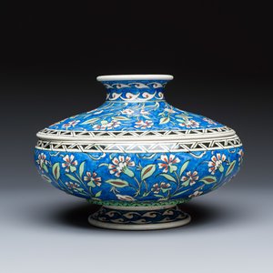 A rare Iznik-style blue-ground bowl and cover, Samson — photo 4