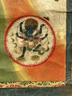A rare Japanese Buddhist painting depicting Usnisavijaya, signed Ku Yue Baixie 哭月拜寫, probably 17/18th C. — foto 11