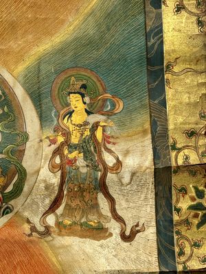 A rare Japanese Buddhist painting depicting Usnisavijaya, signed Ku Yue Baixie 哭月拜寫, probably 17/18th C. — foto 9