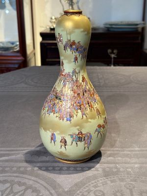 A rare Japanese Kutani vase, Kutani Kozan 九谷光山 mark, Meiji, 19th C. — foto 1