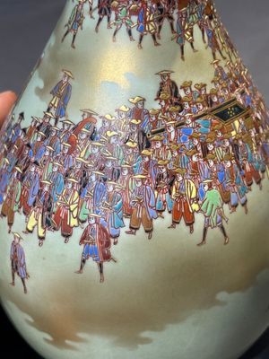 A rare Japanese Kutani vase, Kutani Kozan 九谷光山 mark, Meiji, 19th C. — foto 11