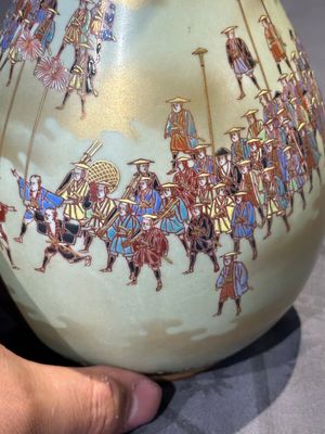 A rare Japanese Kutani vase, Kutani Kozan 九谷光山 mark, Meiji, 19th C. — foto 14