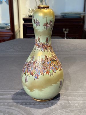 A rare Japanese Kutani vase, Kutani Kozan 九谷光山 mark, Meiji, 19th C. — foto 2